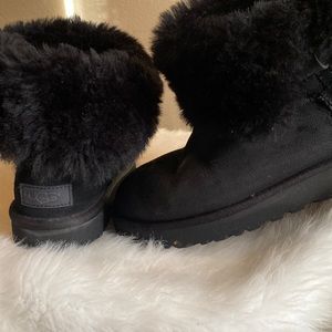 UGG Classic Short Bailey Button II Water-resistant Black Boots Size US 8 Women